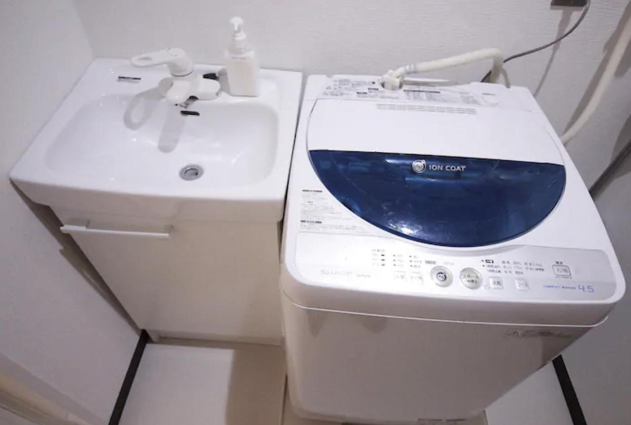 Apartment Field 4f *